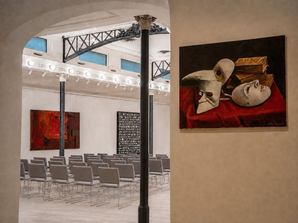 Studio Liberty — scorcio della sala dall'ingresso con allestimento a platea